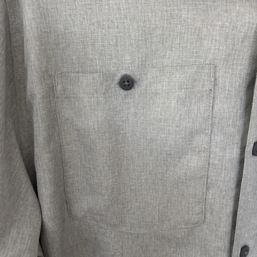 The North Face Grey Button-Down Shirt • Men’s XL • Excellent